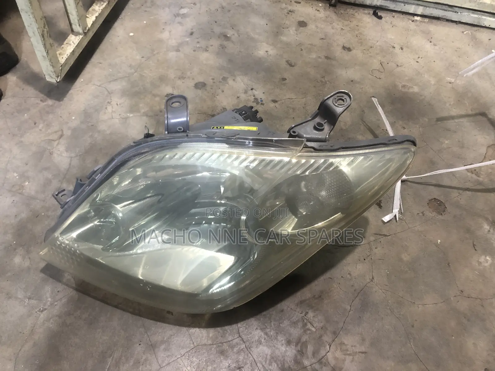 Toyota Ist 2005 Xenon Headlight
