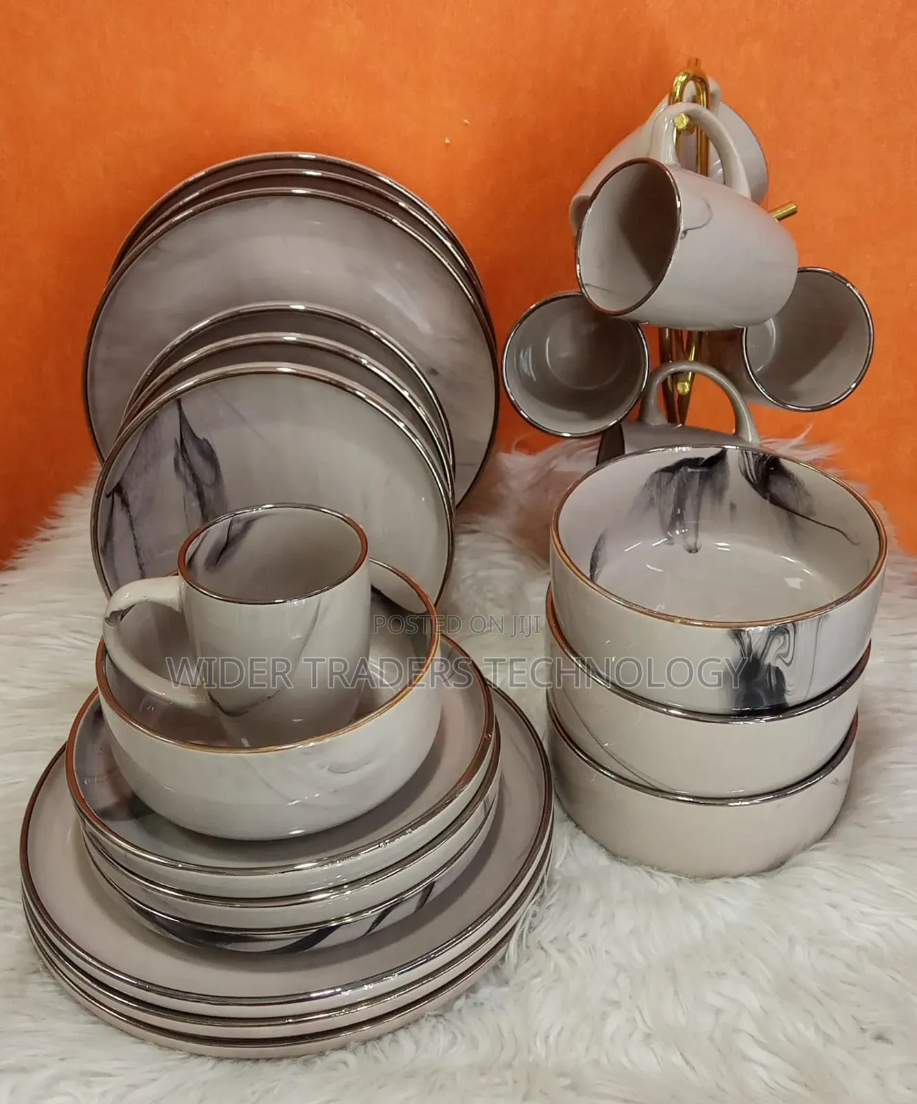 24pcs CERAMIC DINNER SET*6 Dinner Plates.