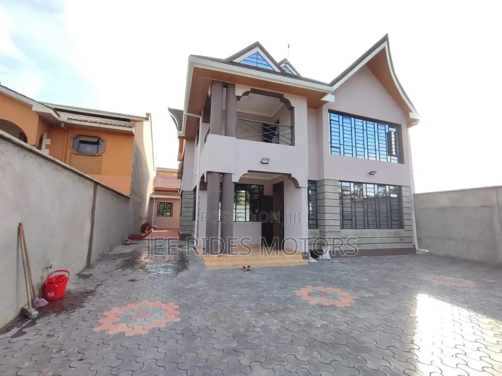 4bdrm Townhouse/Terrace in Membley, Nairobi Central for sale