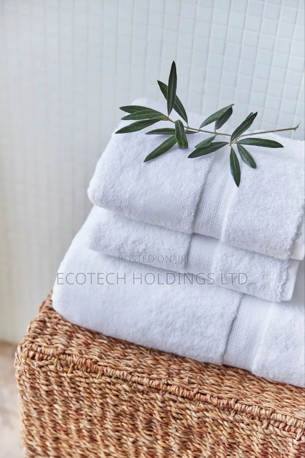 White Bathroom Towels Size 90 by 150 5yt