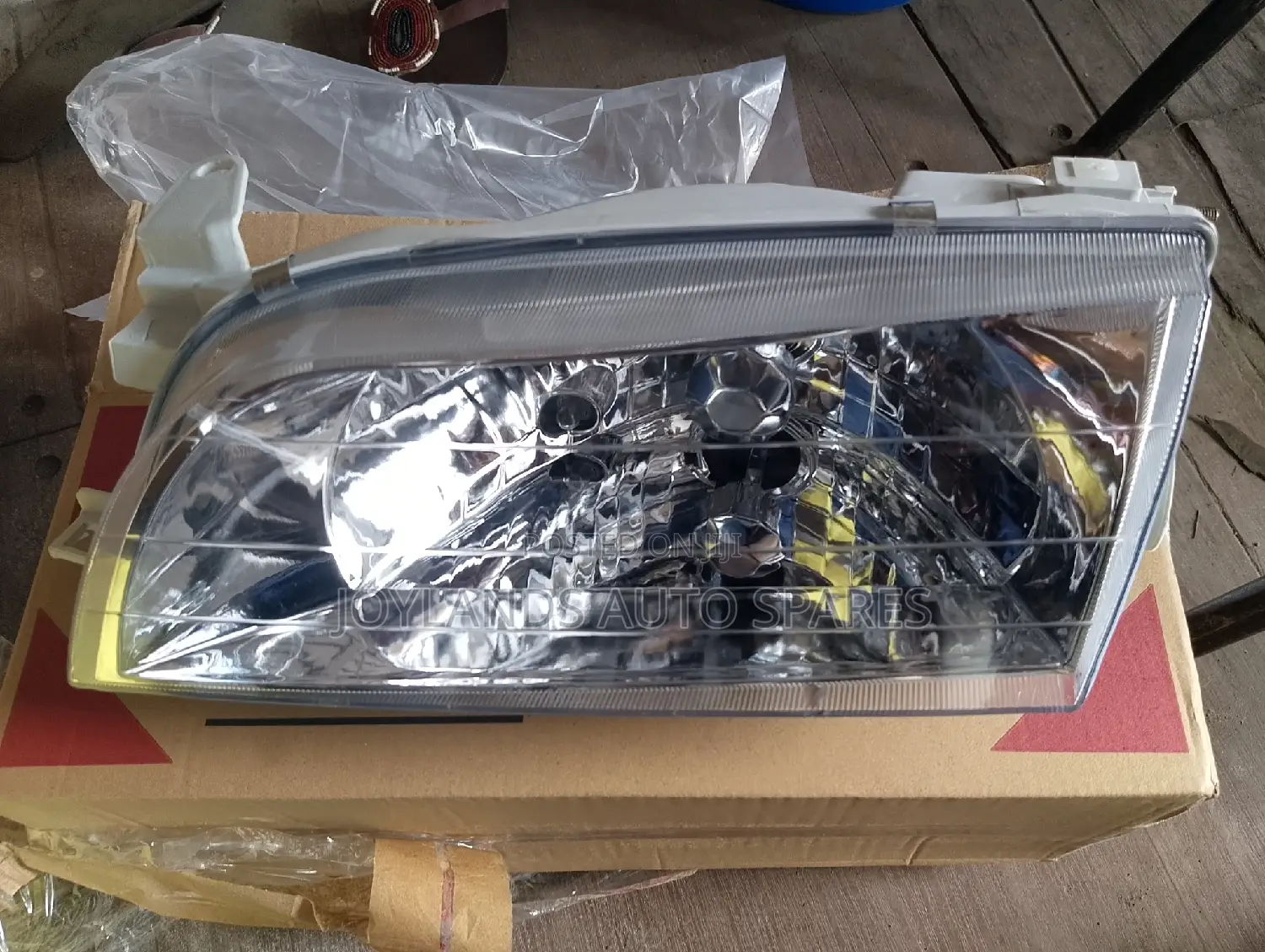 Corolla Station Wagon/G-Touring/102/100 Headlamp