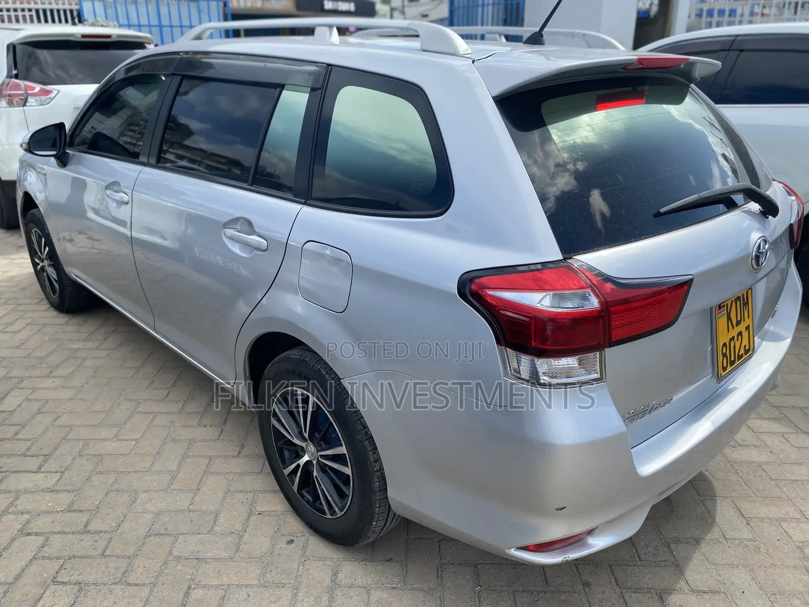 Toyota Corolla Fielder 1.5 Hybrid FWD 2016 Silver