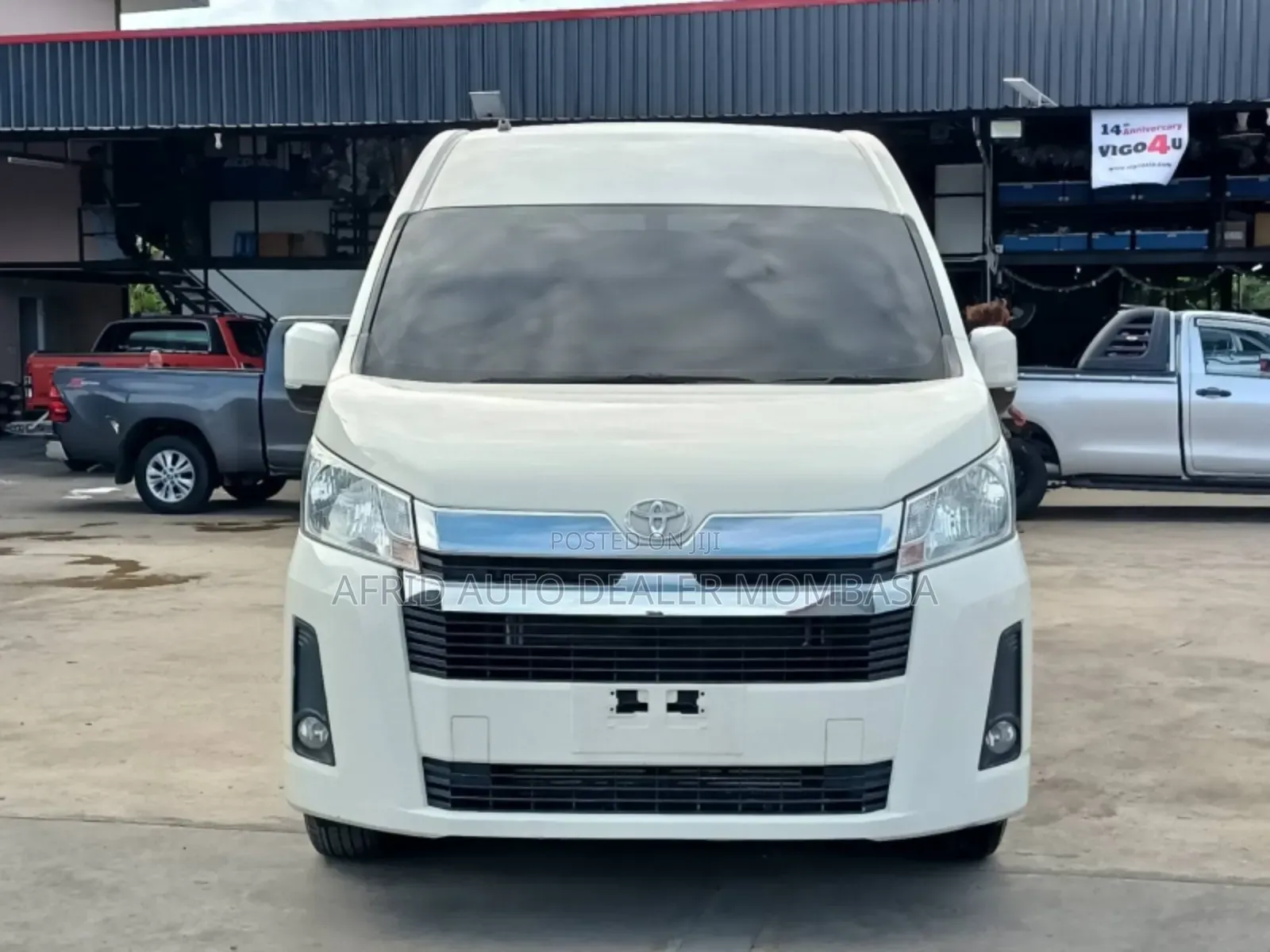 Toyota Grand HiAce 2019 White