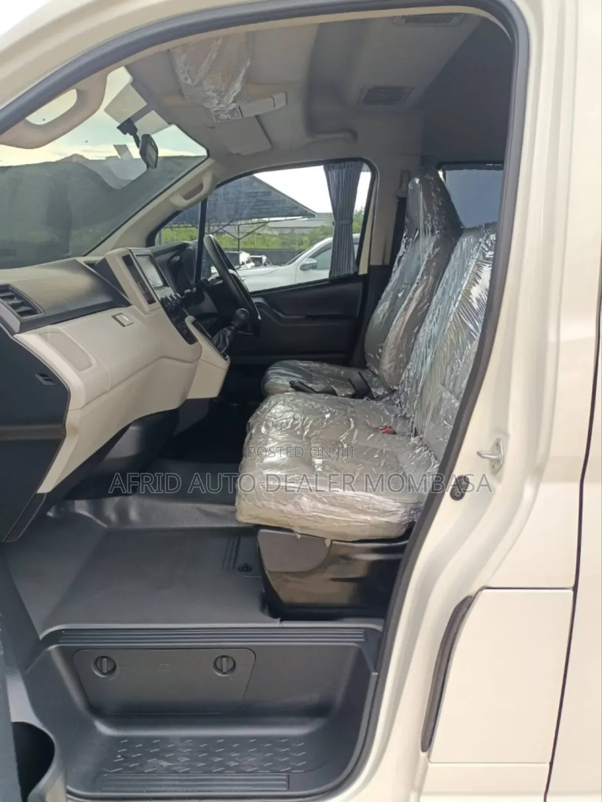 Toyota Grand HiAce 2019 White
