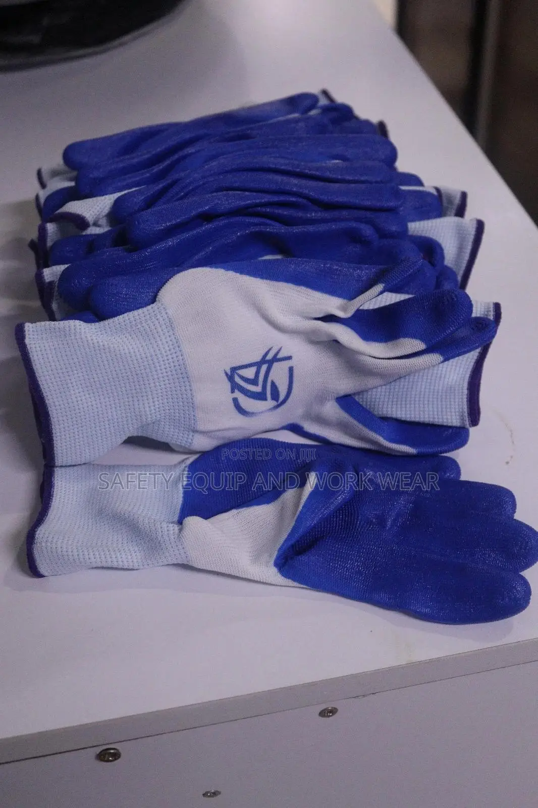 Diamond Grip Gloves- Blue/White