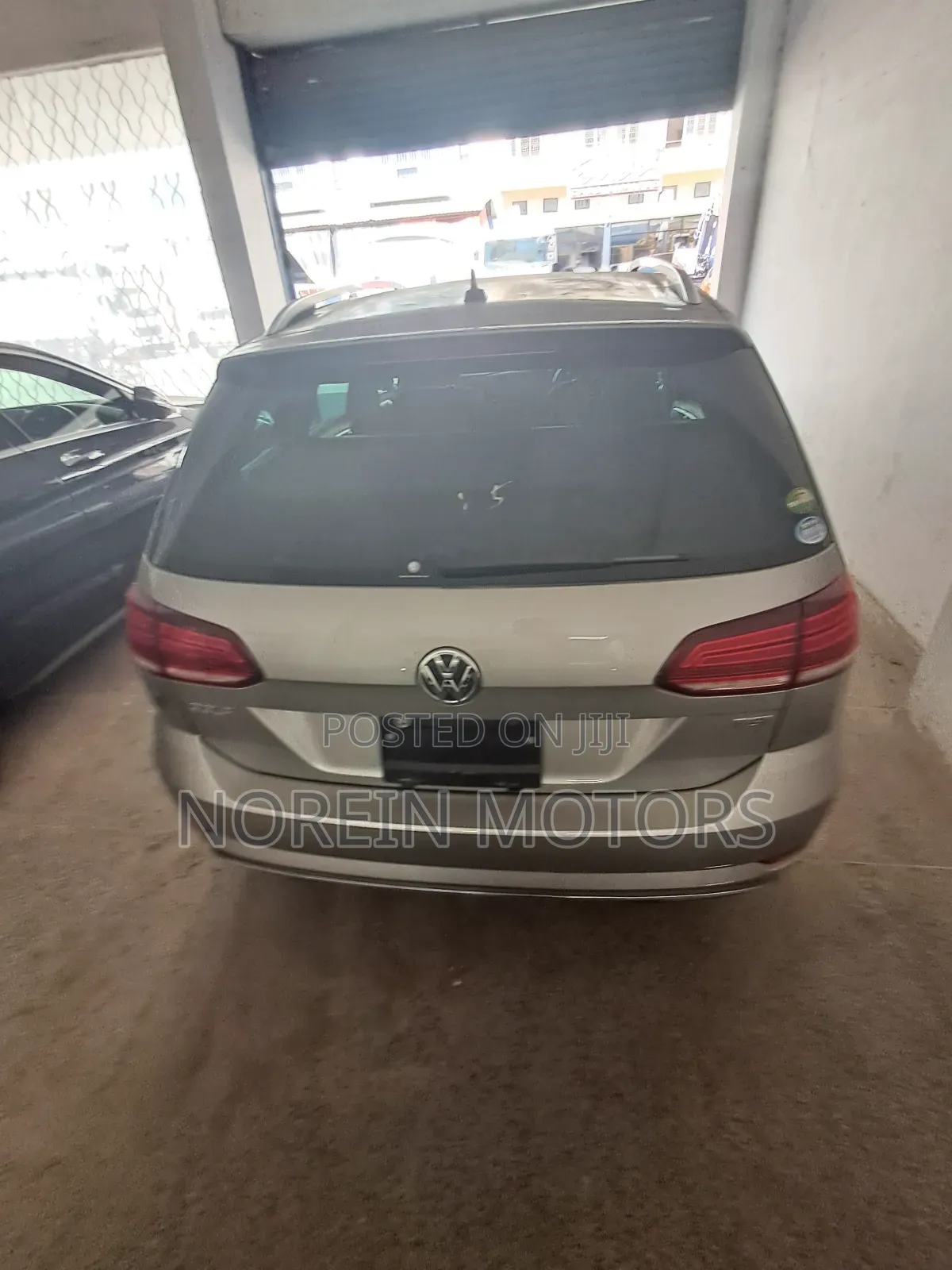 Volkswagen Golf TSI S 4-Door FWD 2017 Silver