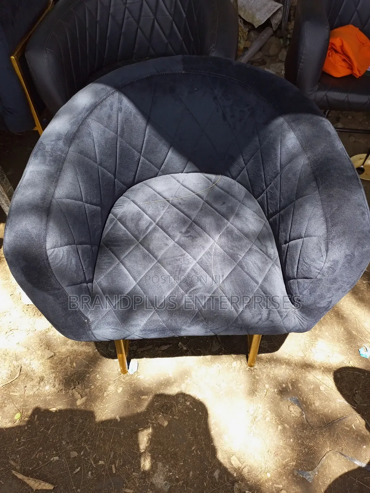 Black Velvet Styling Seat