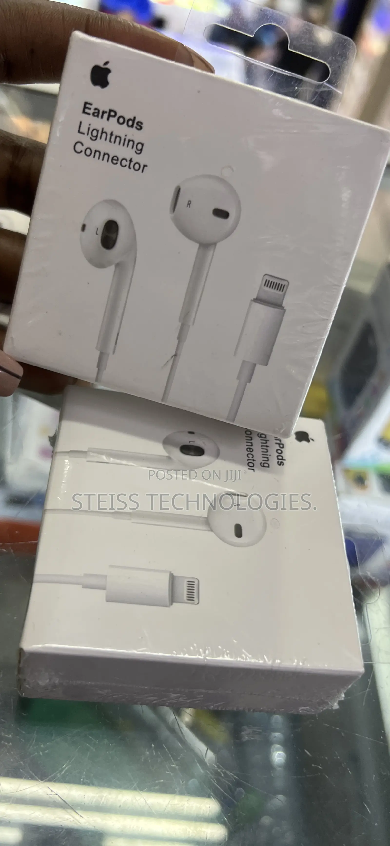 iPhone 13pro Lightning Earphones.