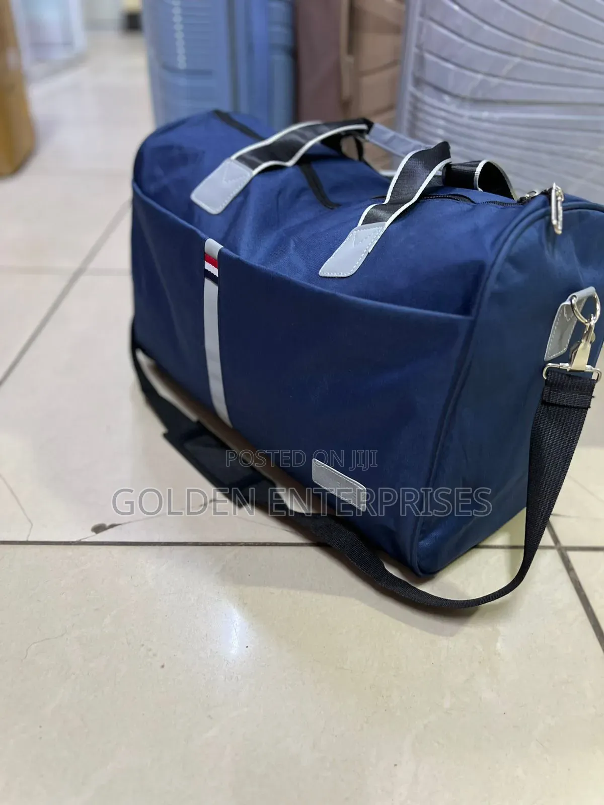 Nay Blue Large Capacity Travel Luggage Bag