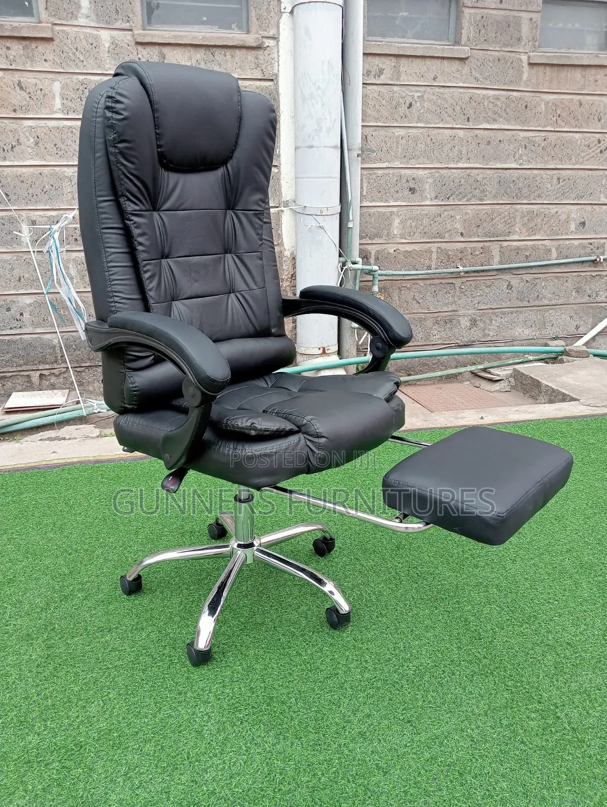 Executive Office Chair With Footrest