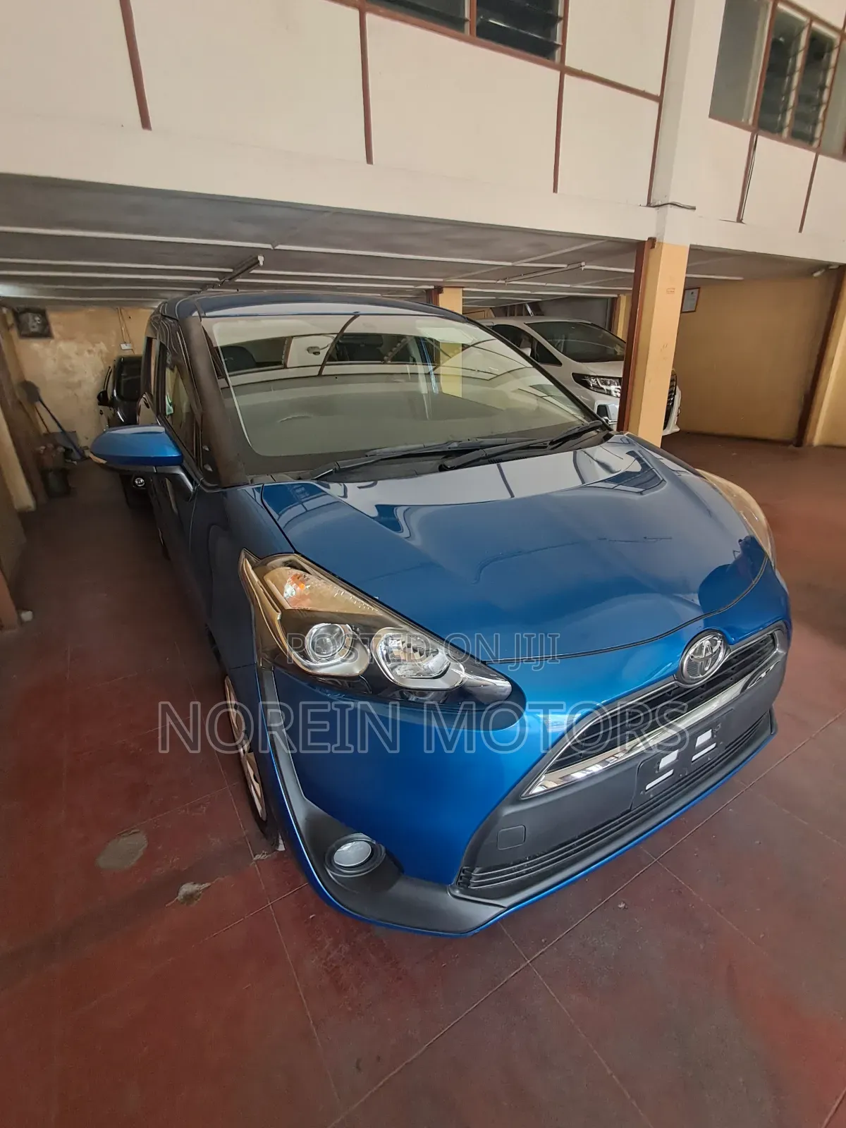 Toyota Sienta 1.5 AWD (6-seater) 2017 Blue