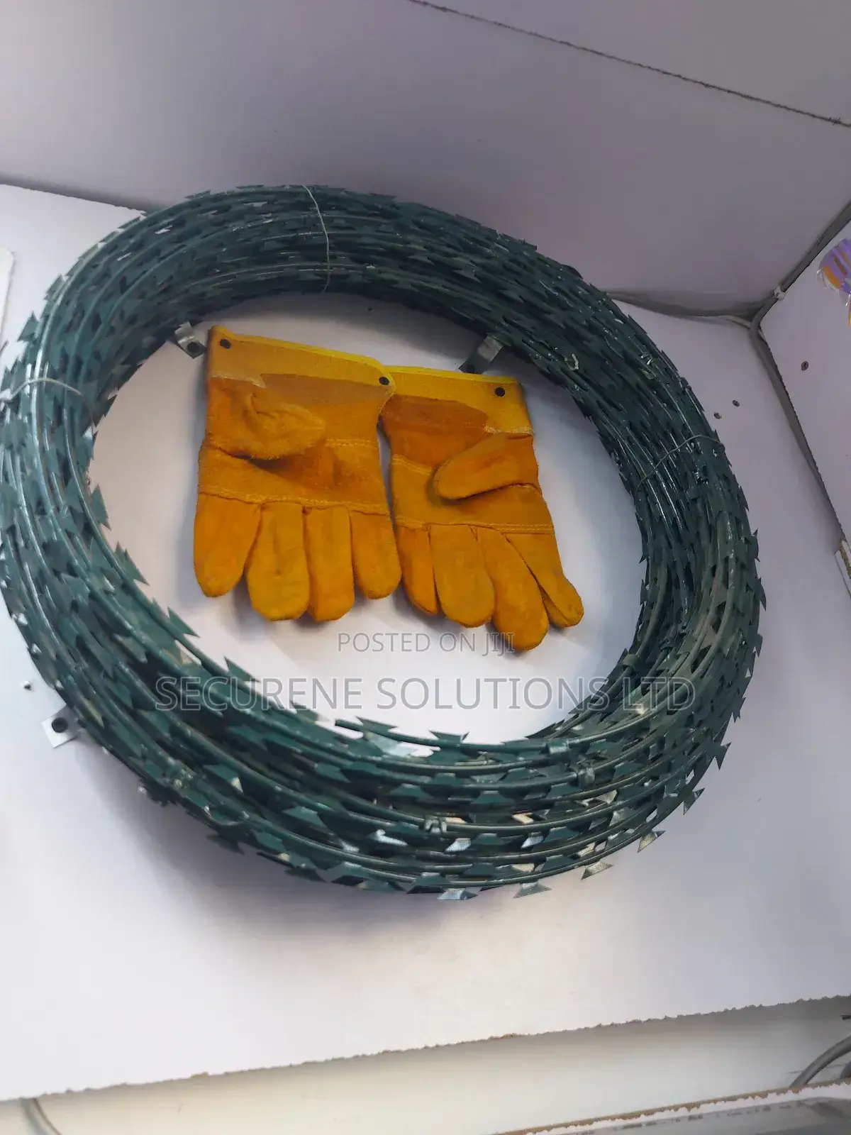 8M Green Electric Fence Razor Wire