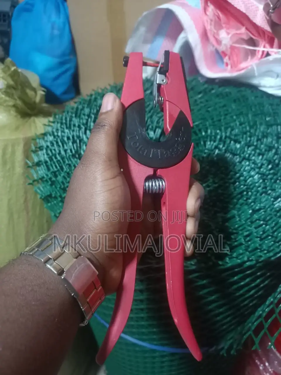 Ear Tagging Applicator