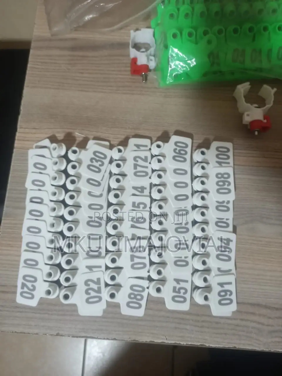 Ear Tags for Cattle, Sheep Cows Goats -Numbered(Medium Size)