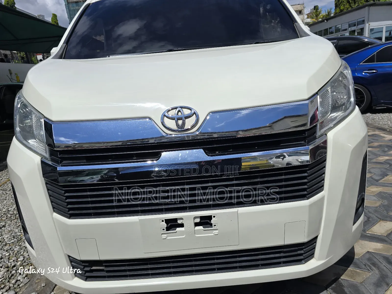 Toyota HiAce 2023 White