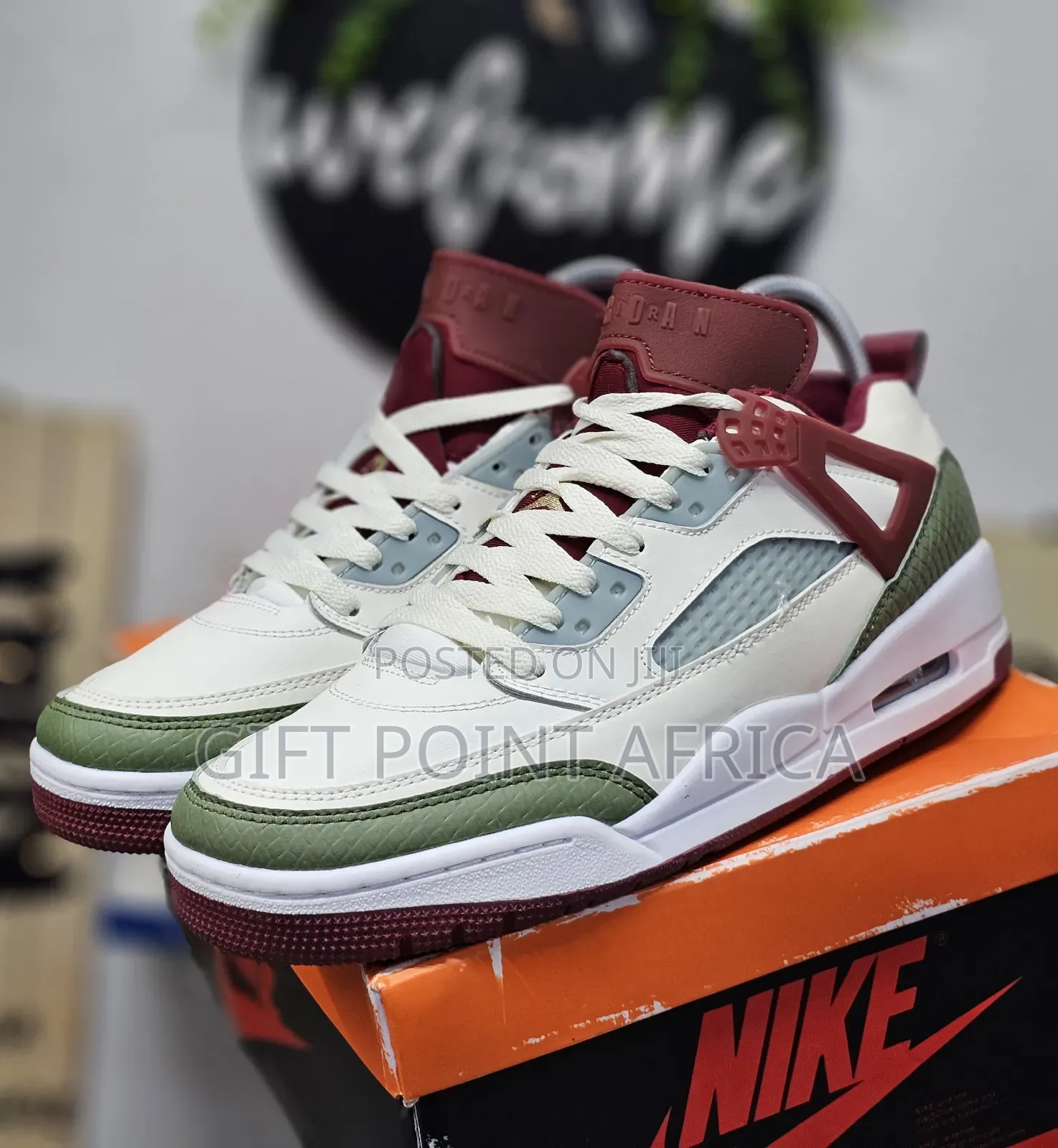 Jordan 3 Spikes Sneakers