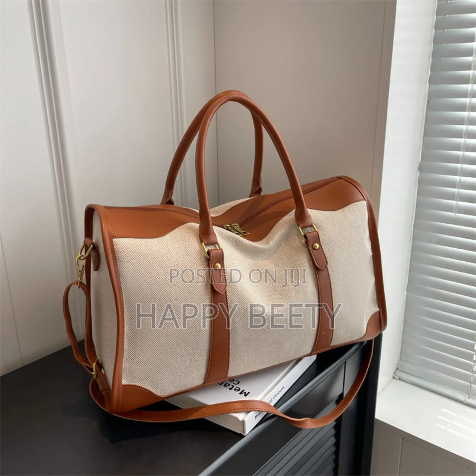 *Vintage Women's Canvas Traveling Bag*