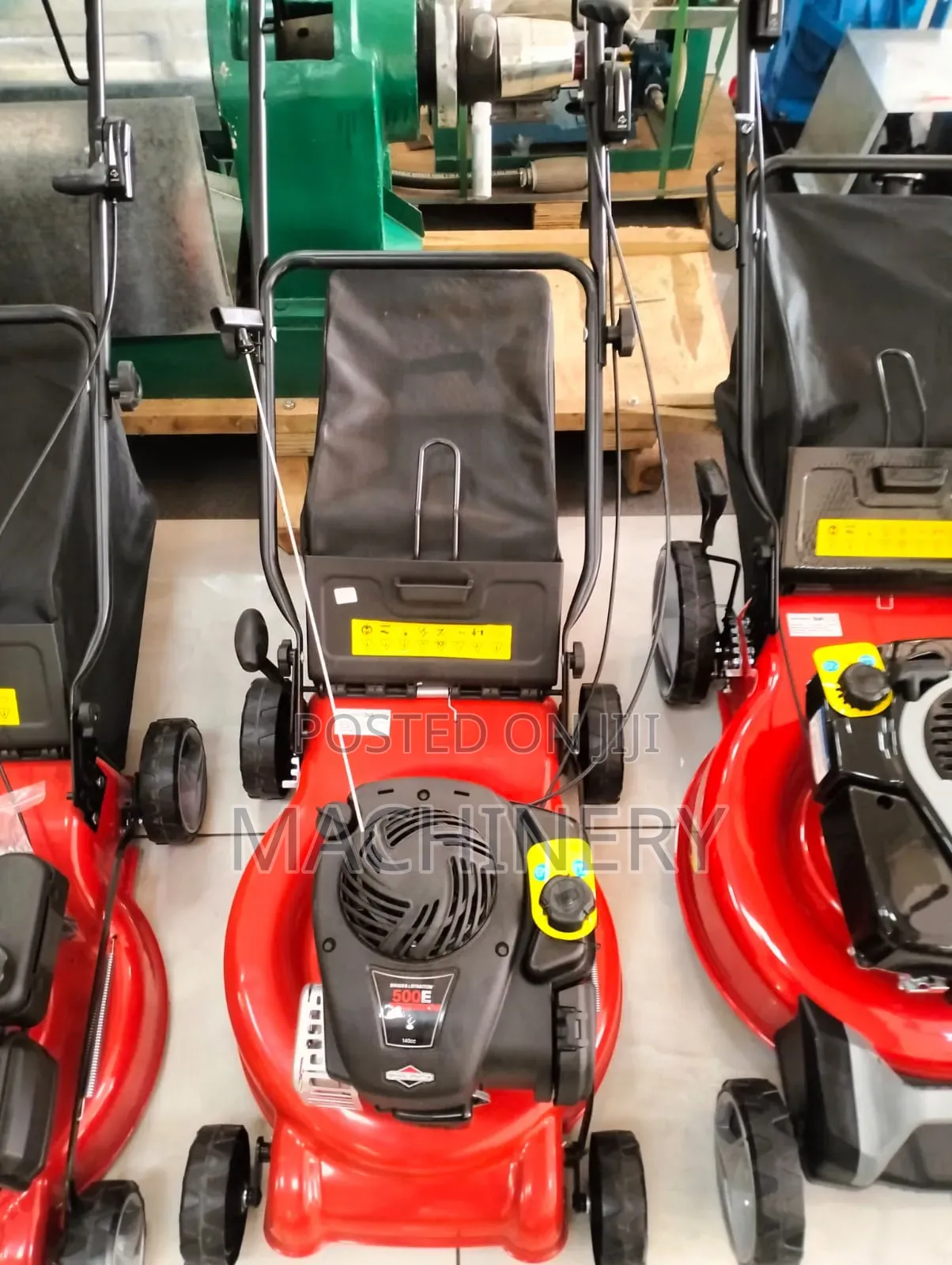 Briggs and Stratton Lawn Mower Machine