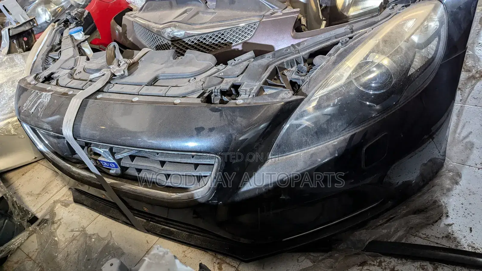 Volvo V40 Nosecuts 2015