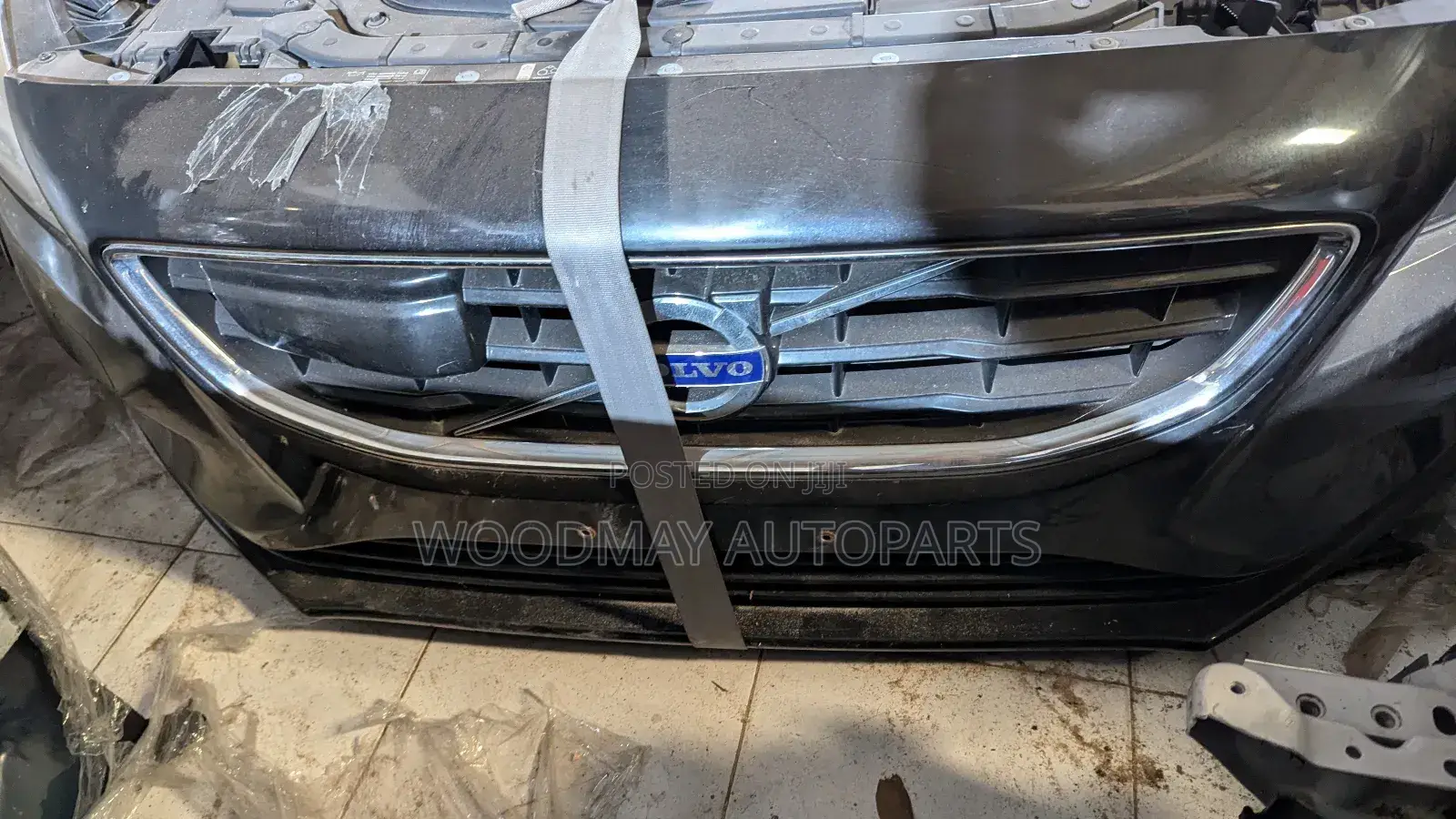 Volvo V40 Nosecuts 2015