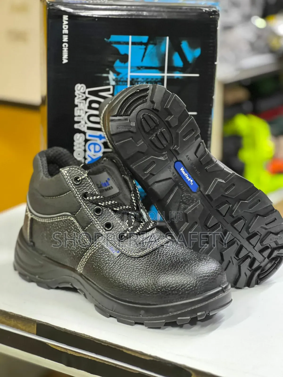 Black Vaultex Safety Boots