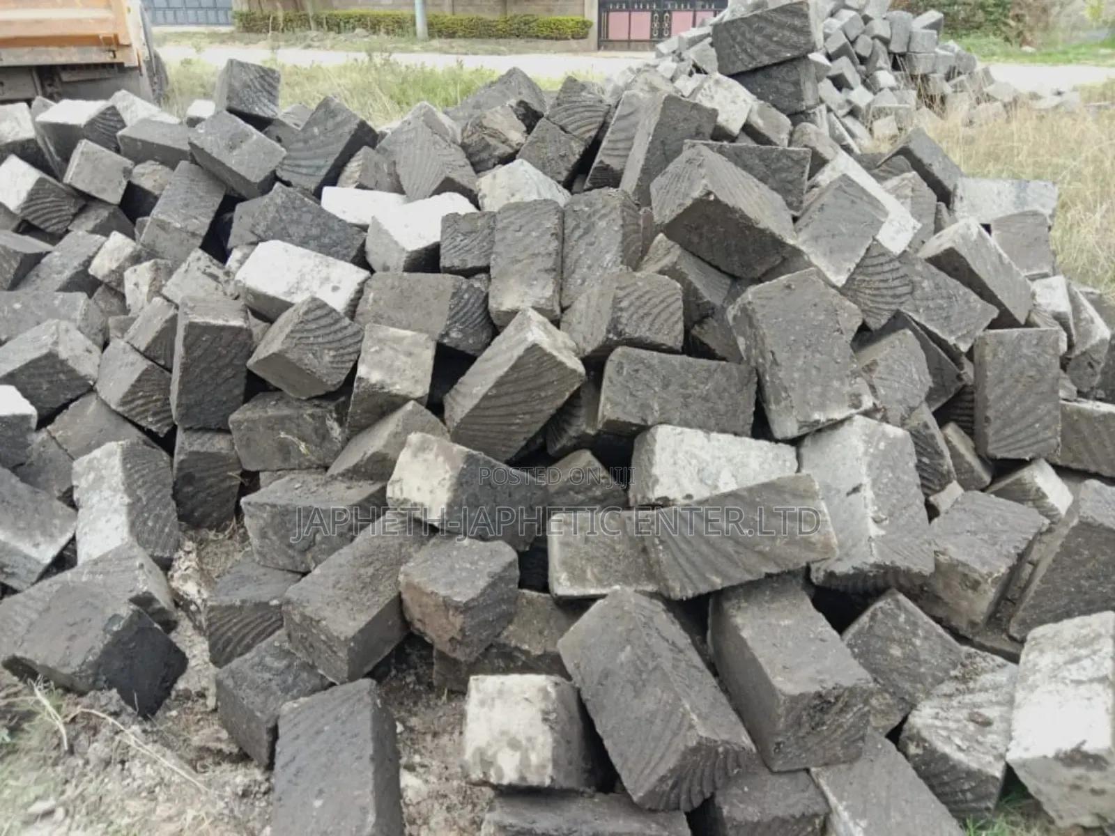 Ndarugo Machine Cut Stones 2500pcs (3BEDROOMS)