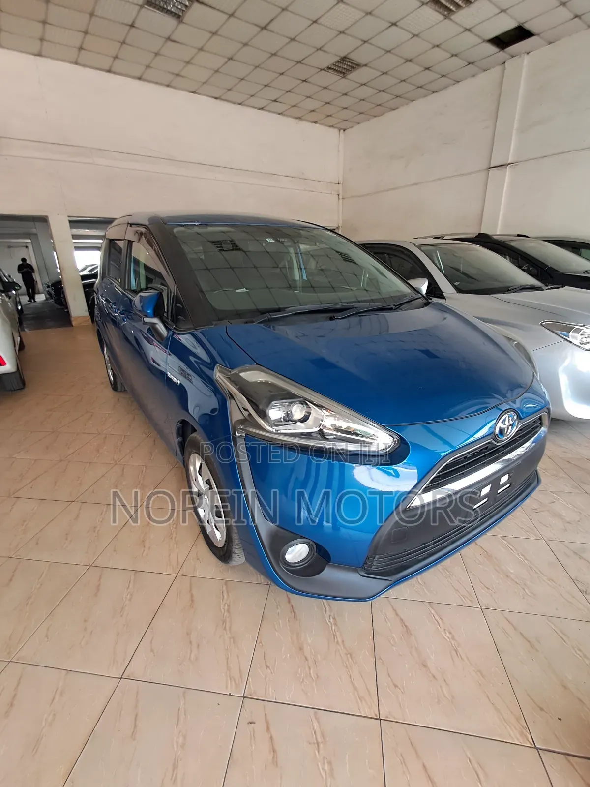 Toyota Sienta 1.5 AWD (6-seater) 2017 Blue