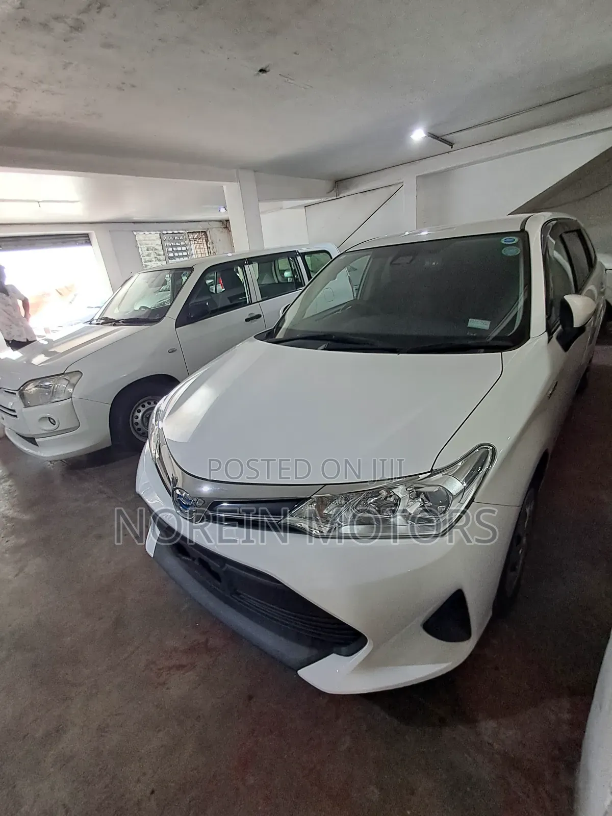 Toyota Corolla Fielder 1.5 Hybrid FWD 2018 White