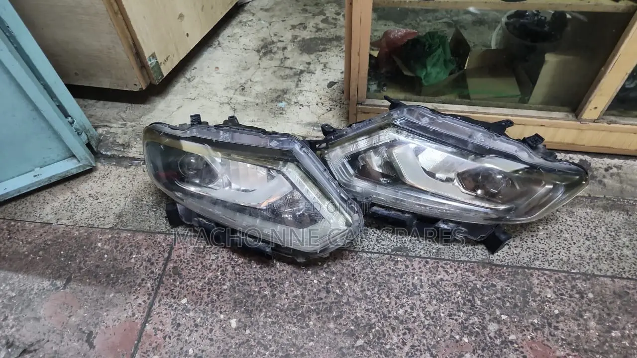 Nissan Xtrail Nt32 2014 Xenon Headlight