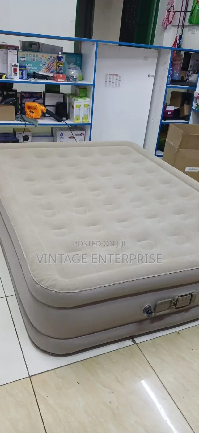 Inflatable Queen Size Airbed Mattress With Inbuilt Pump