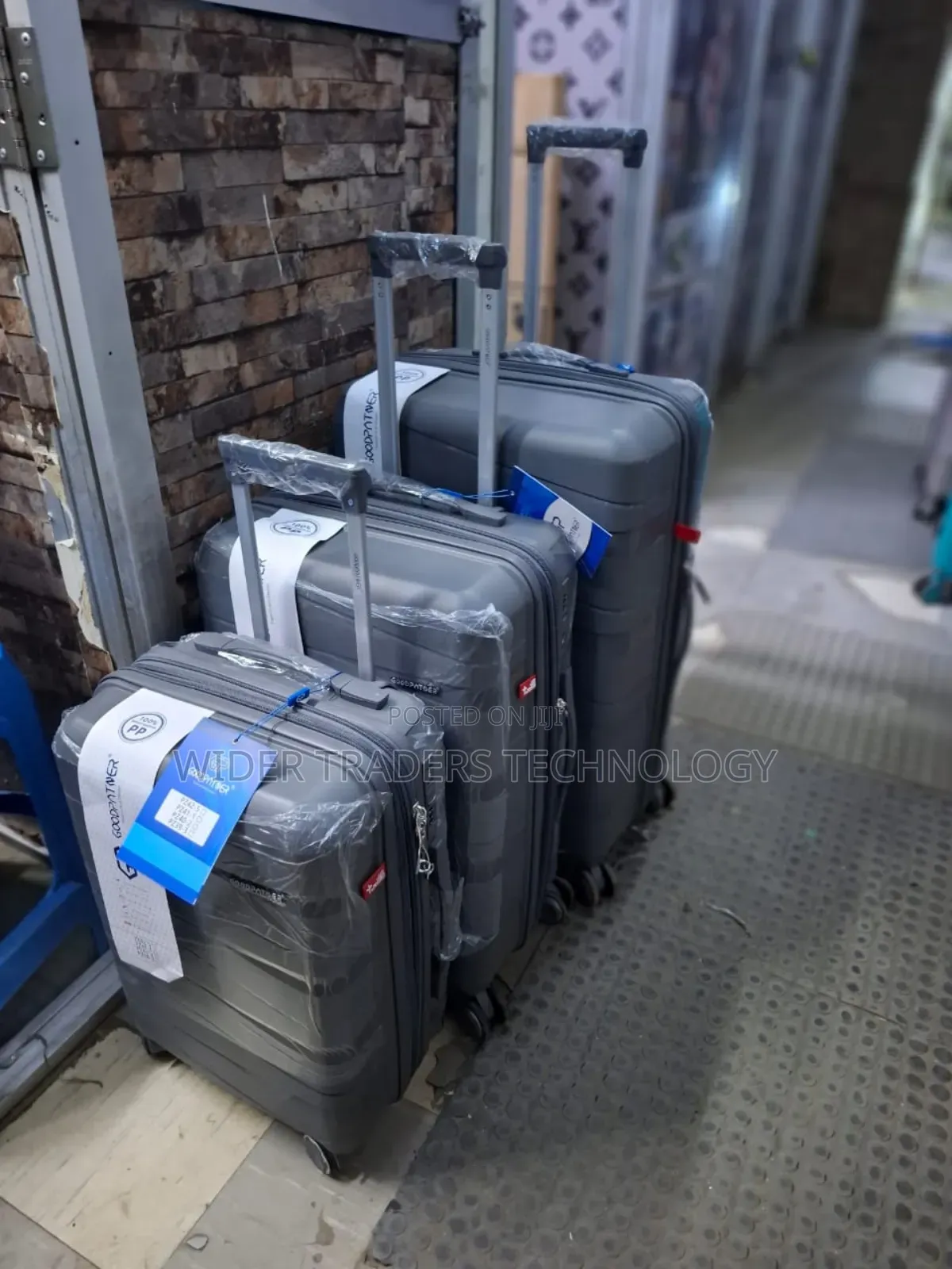 *3 in 1 Unbreakable PP Suitcases Gley/Black