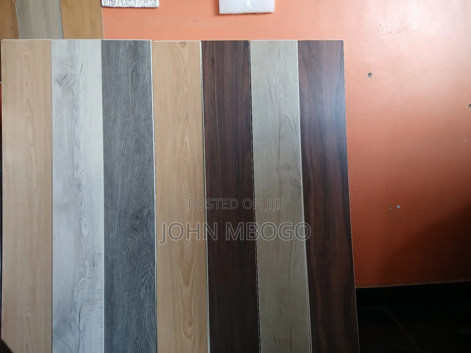 SPC Laminates 100% Waterproof . ,R