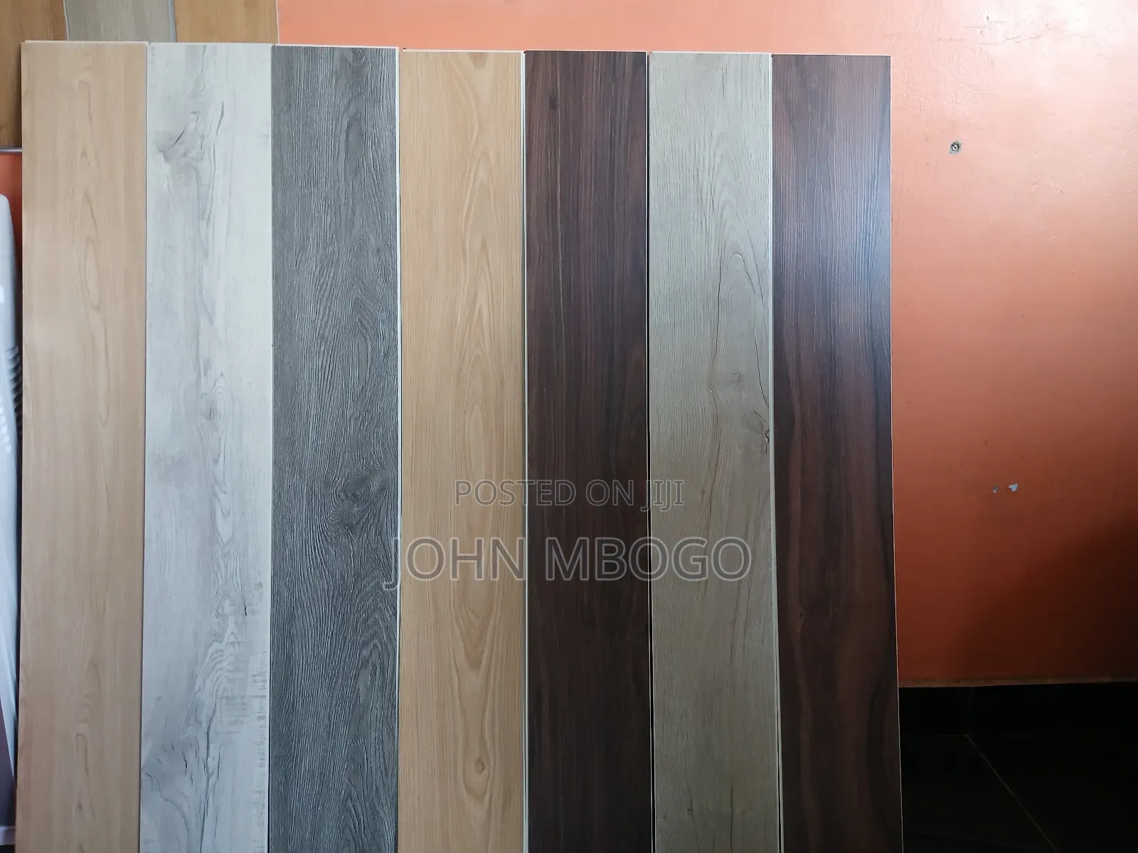 SPC Laminates 100% Waterproof . ,R