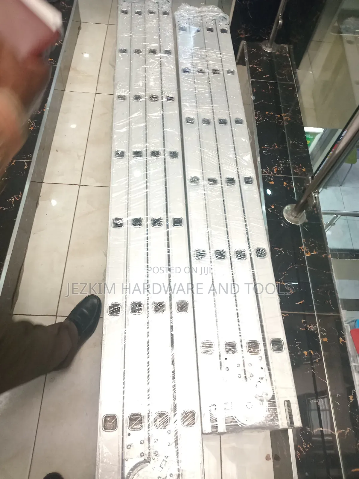 Multipurpose Foldable Aluminium Ladder 21feet
