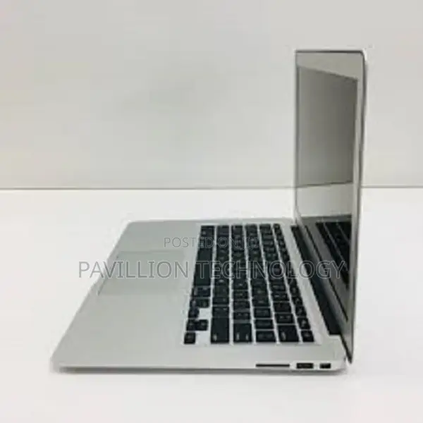 Laptop Apple MacBook Air 4GB Intel Core I5 SSD 128GB