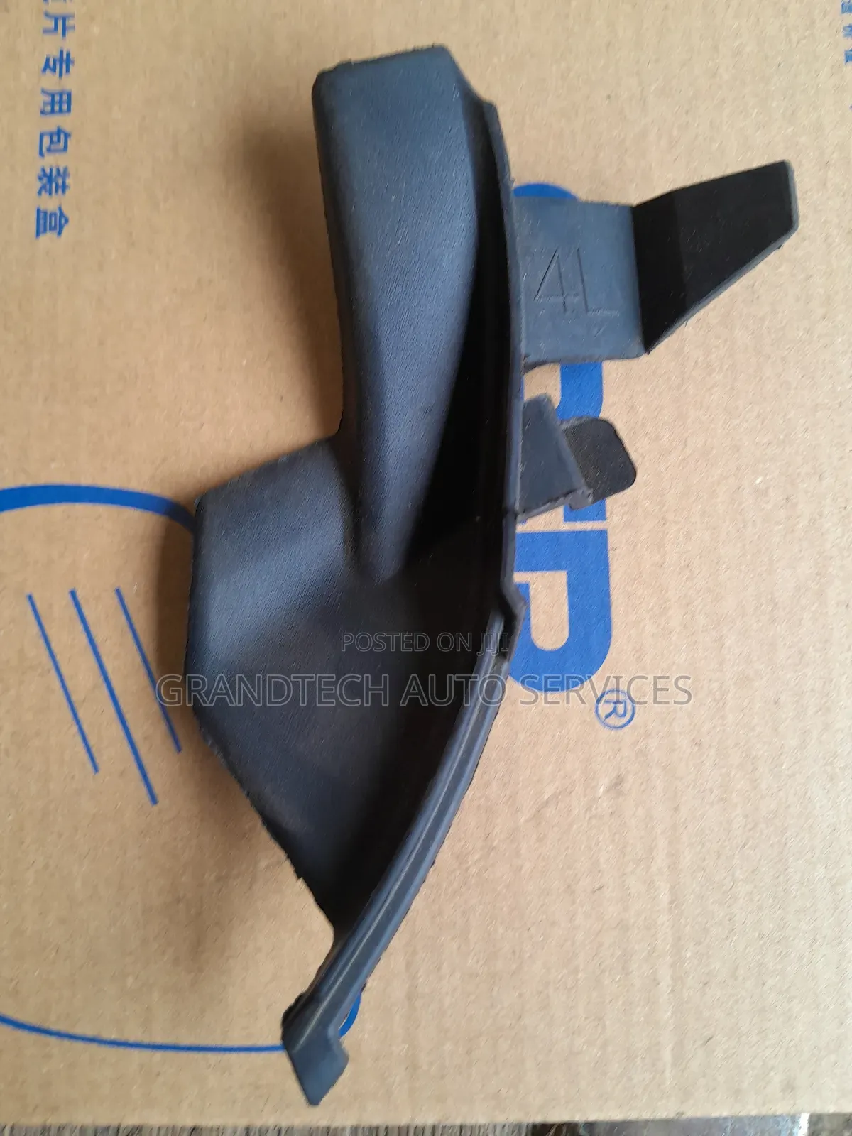 Landcruiser Prado J120 Windscreen Finisher.