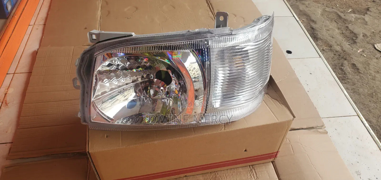 Headlights Hiace 2005,2010 BOX 9L,7L