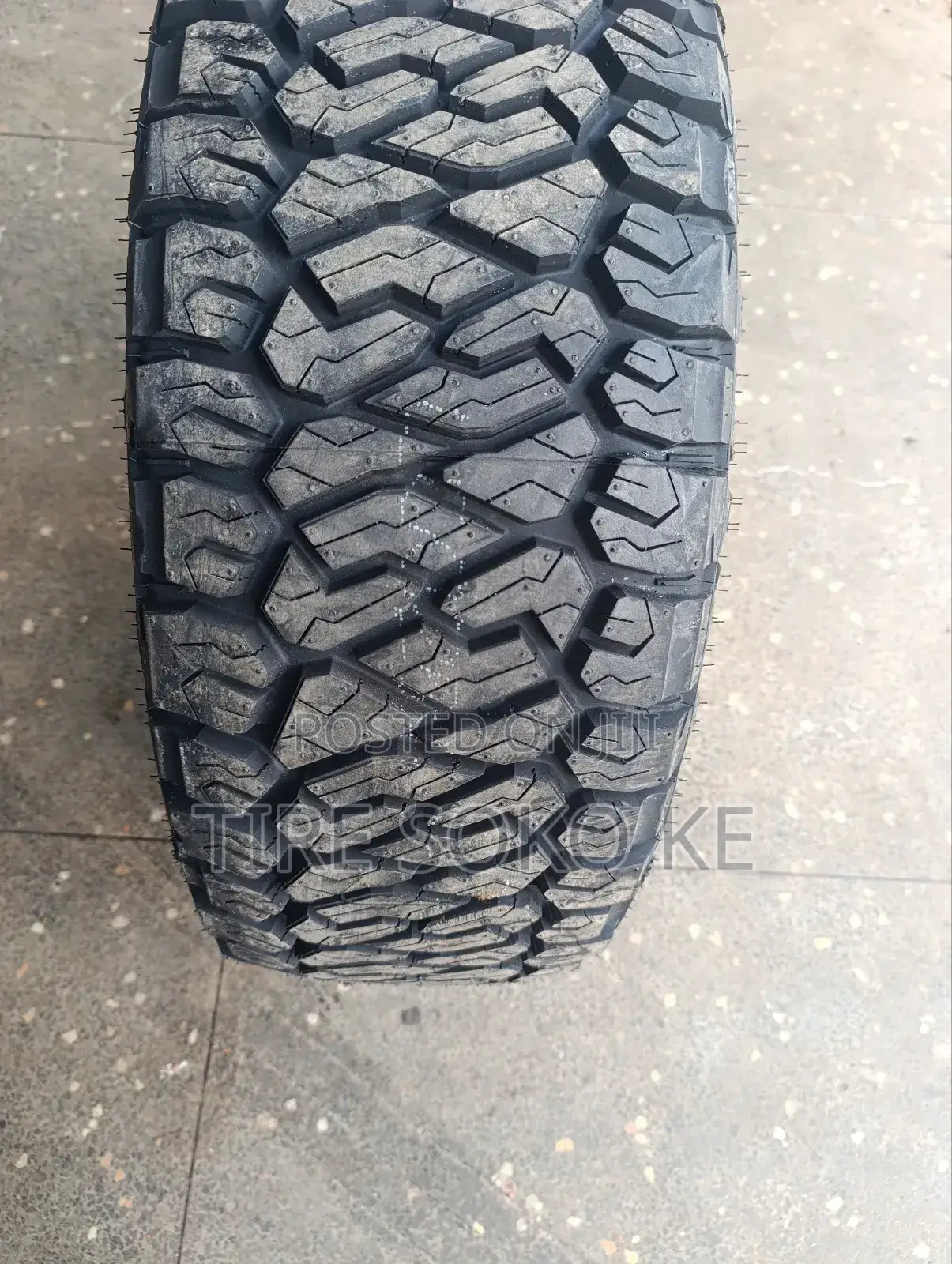 265/65r17 Maxxis Razr A.T811