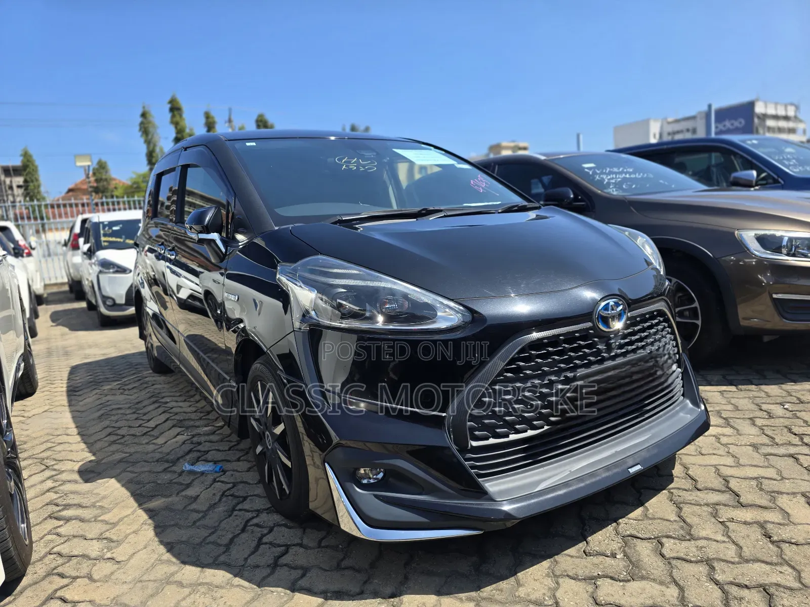 Toyota Sienta 1.5 Hybrid FWD 2018 Black