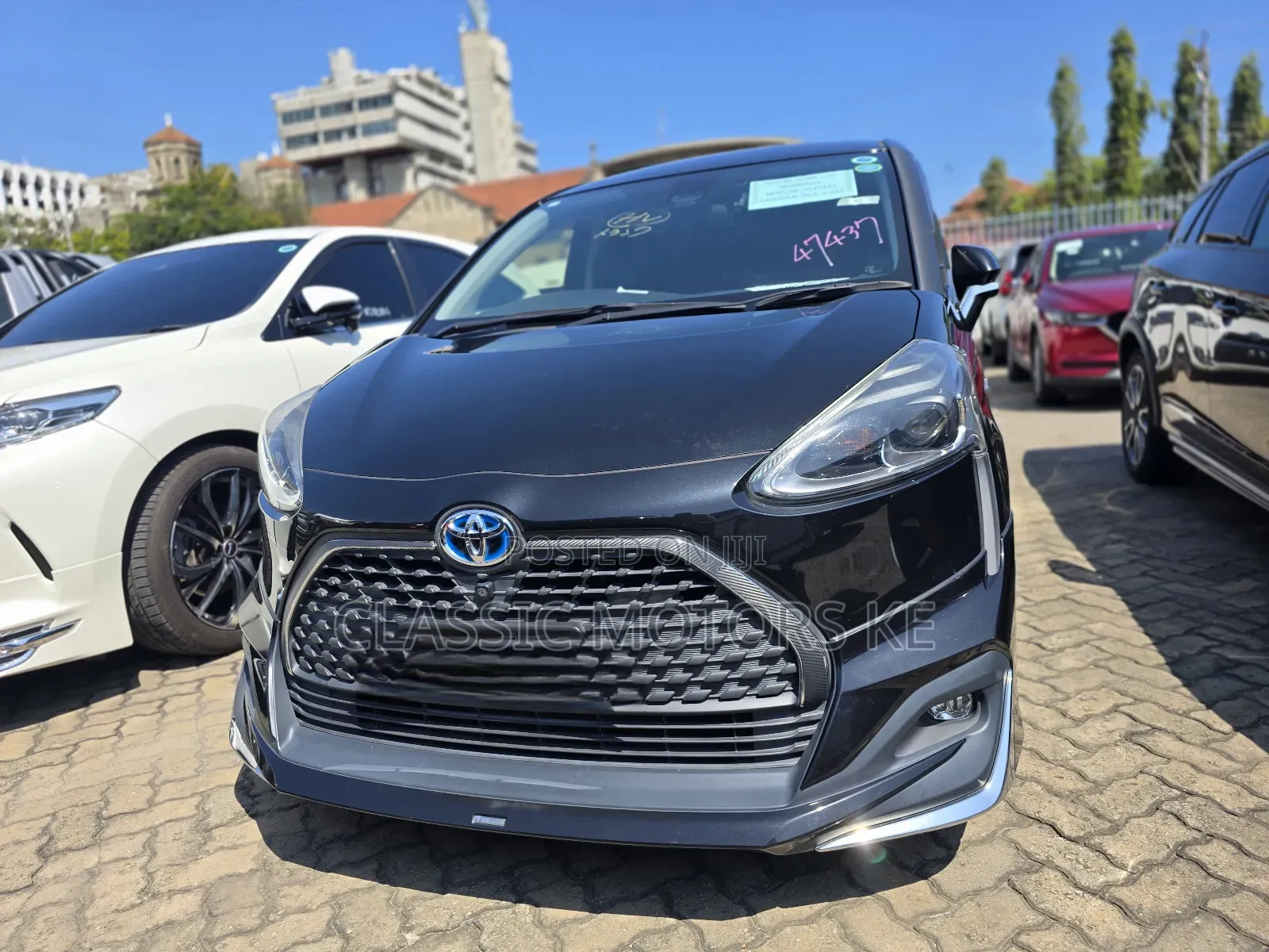 Toyota Sienta 1.5 Hybrid FWD 2018 Black