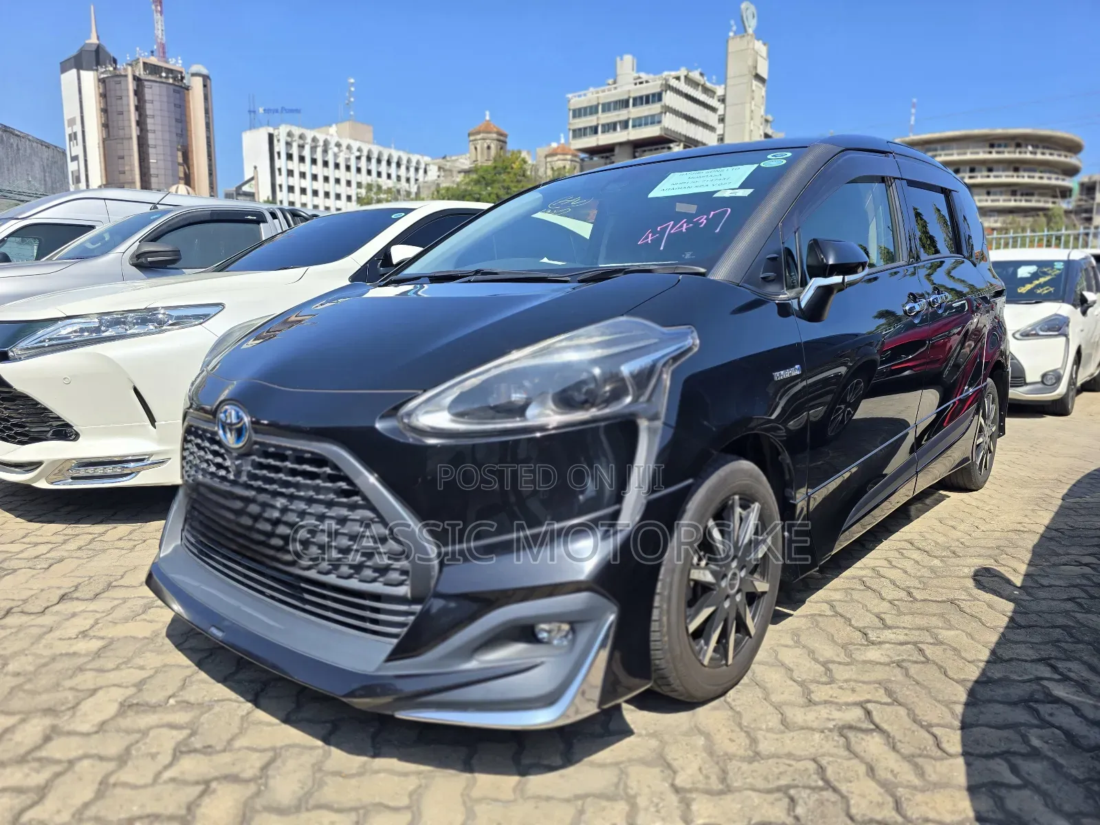 Toyota Sienta 1.5 Hybrid FWD 2018 Black