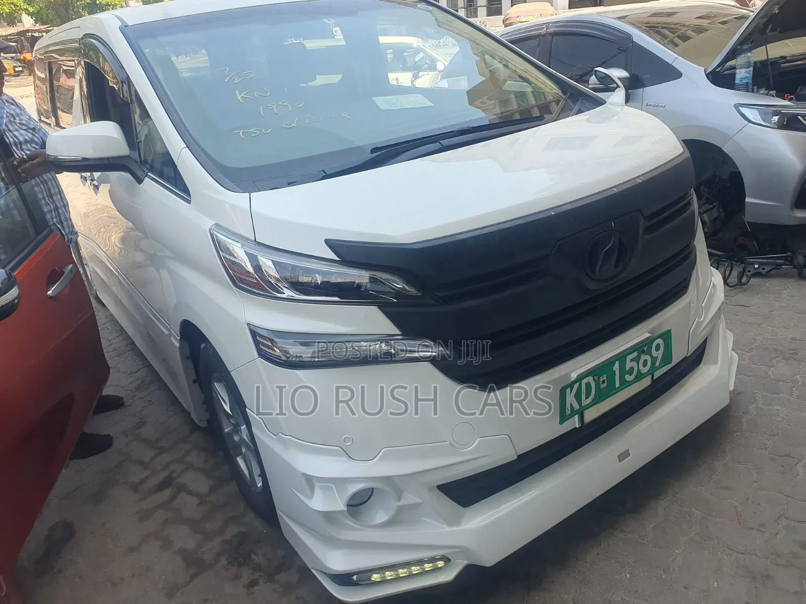 Toyota Vellfire 2020 White