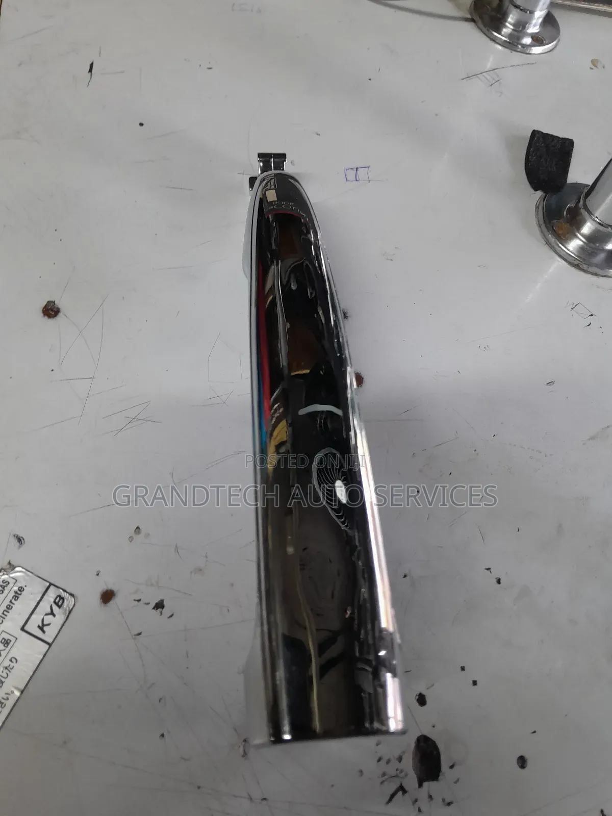 Noah/Voxy Sliding Door Chrome Handle.