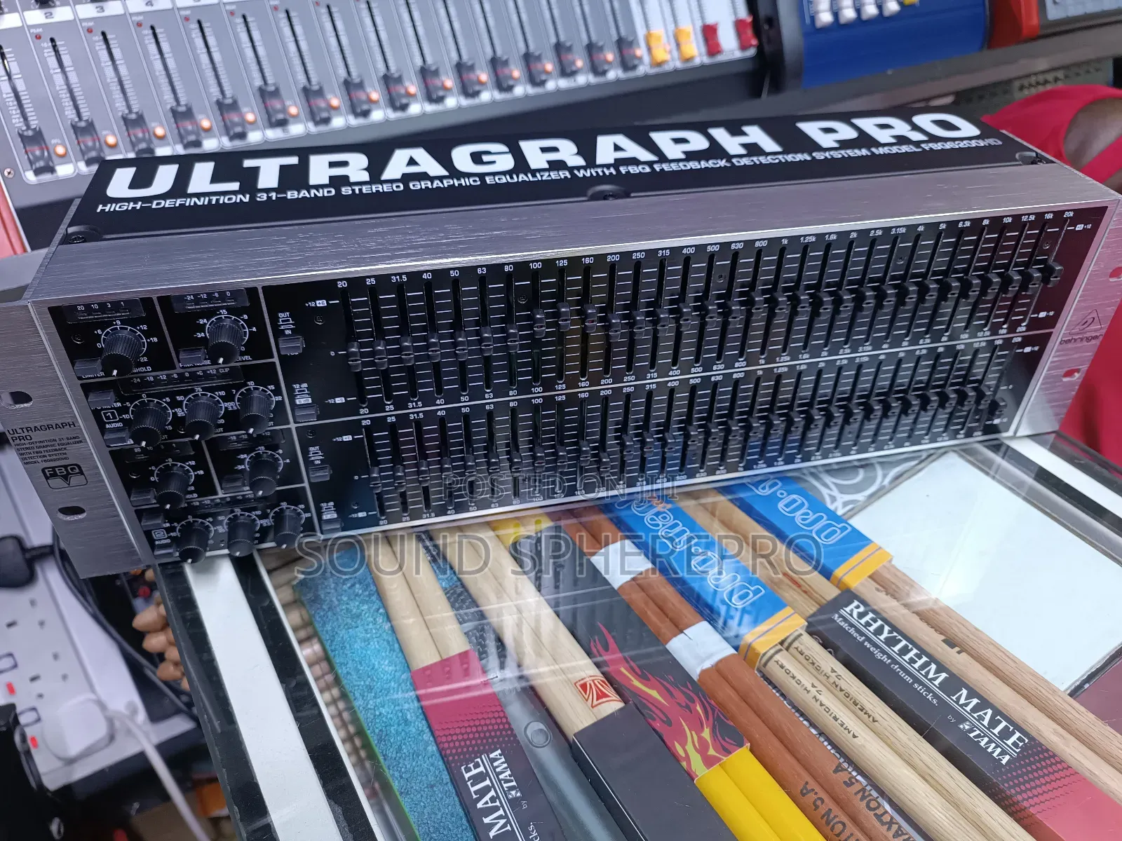 Behringer FBQ600 Equalizer With Subout