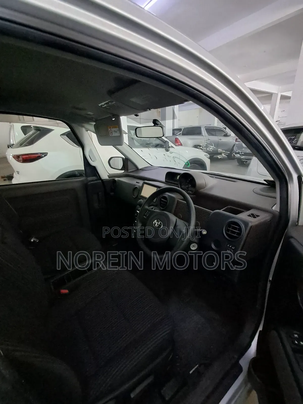 Toyota Porte 2017 Silver