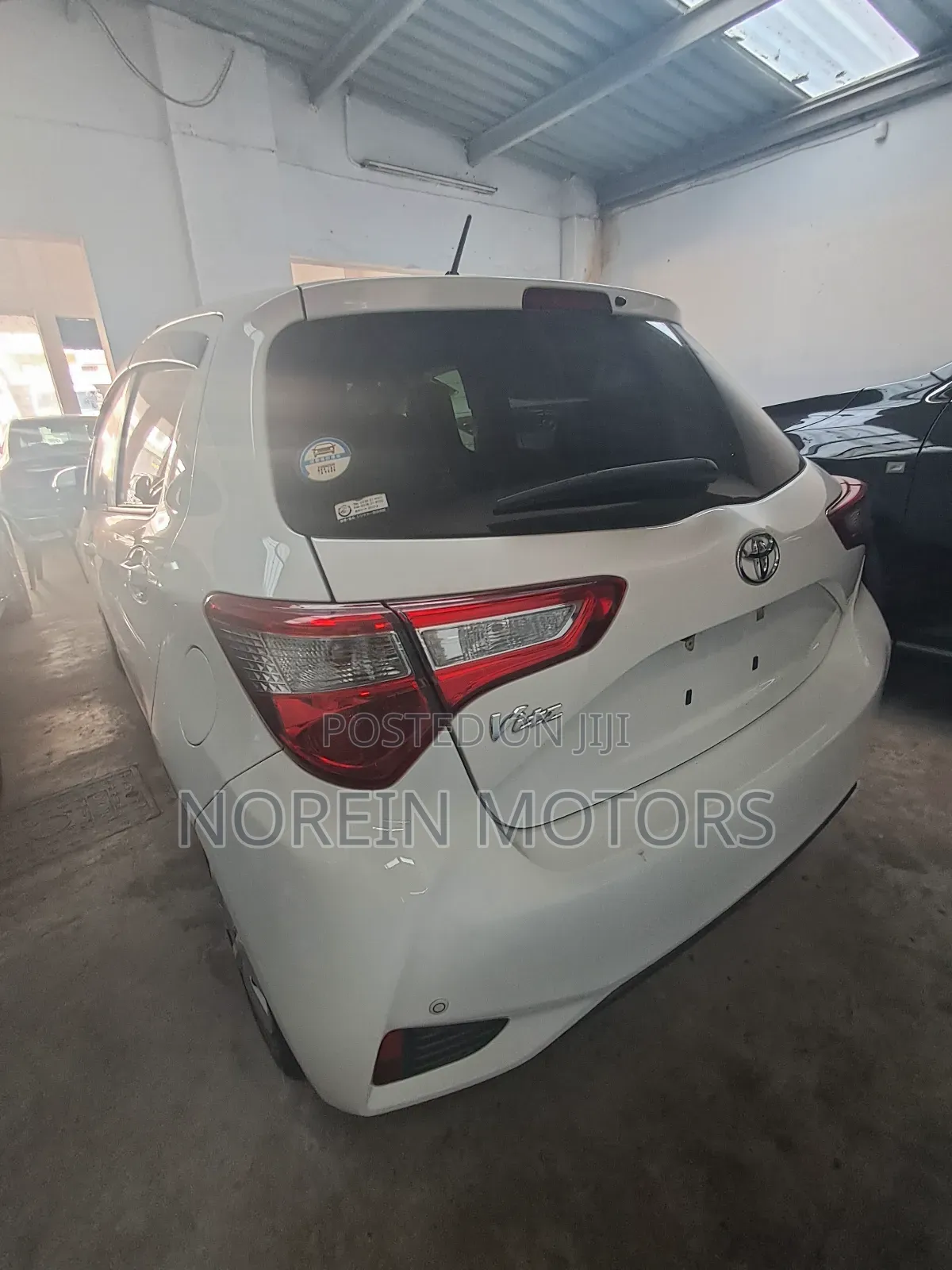 Toyota Vitz 2017 White
