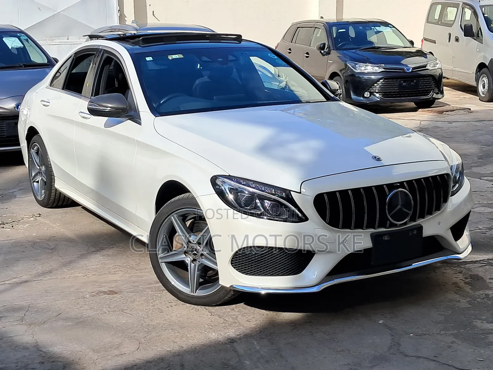 Mercedes-Benz C200 2018 Pearl