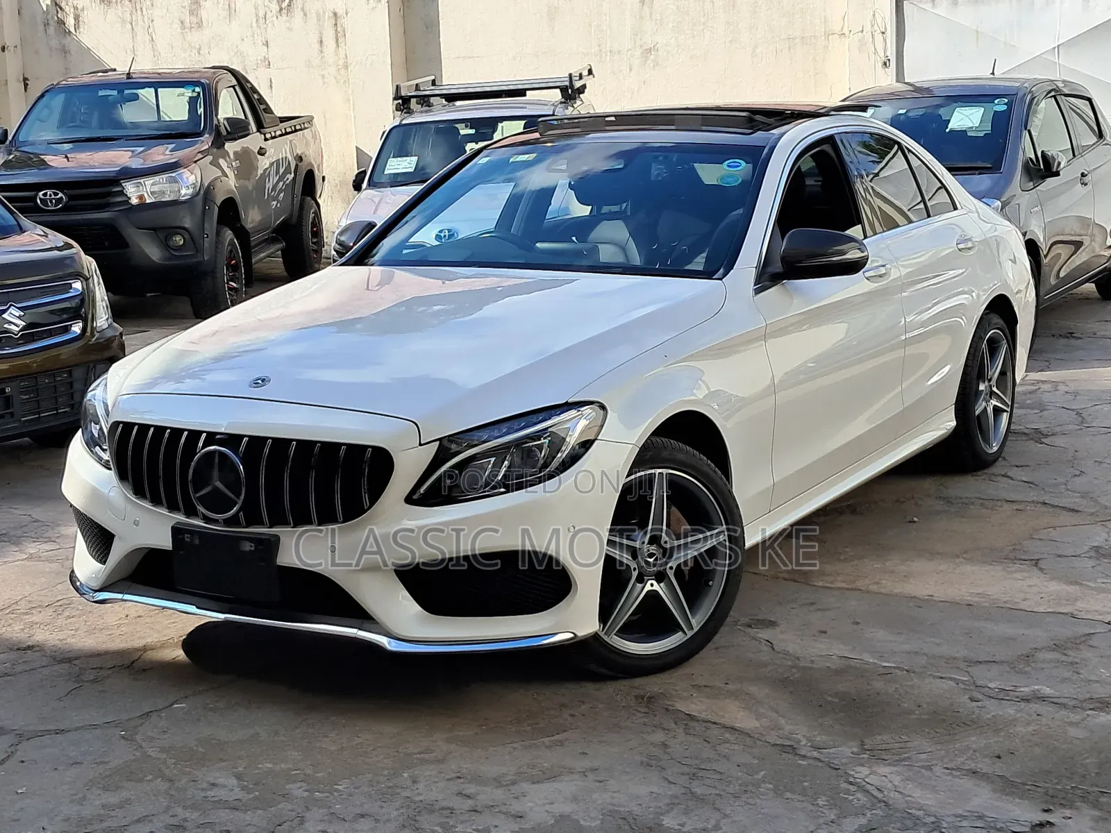 Mercedes-Benz C200 2018 Pearl