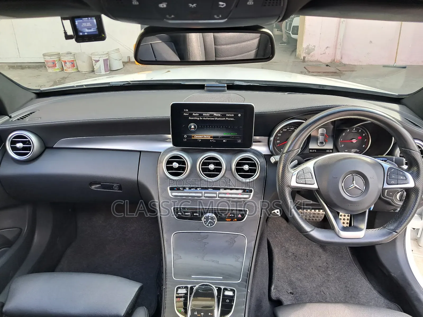 Mercedes-Benz C200 2018 Pearl