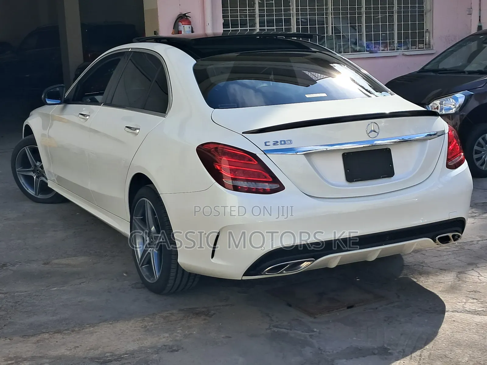 Mercedes-Benz C200 2018 Pearl
